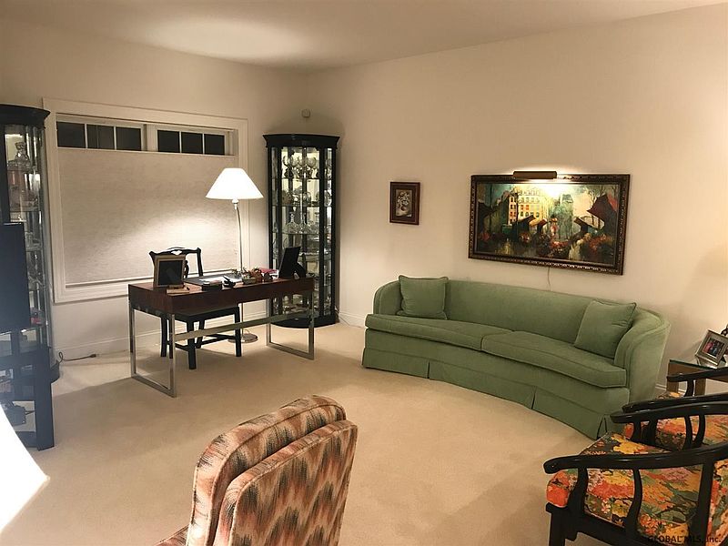 2nd image of 301 VLY POINTE Drive