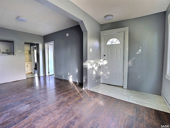 4th image of 952 Robinson Street