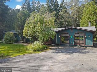 1316 Willow Ct, Pocono Lake, PA