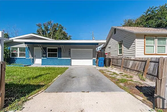 3 bed, $2,200 — Photo 4