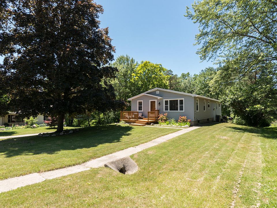 1st image of 205 Kinney Ave NW
