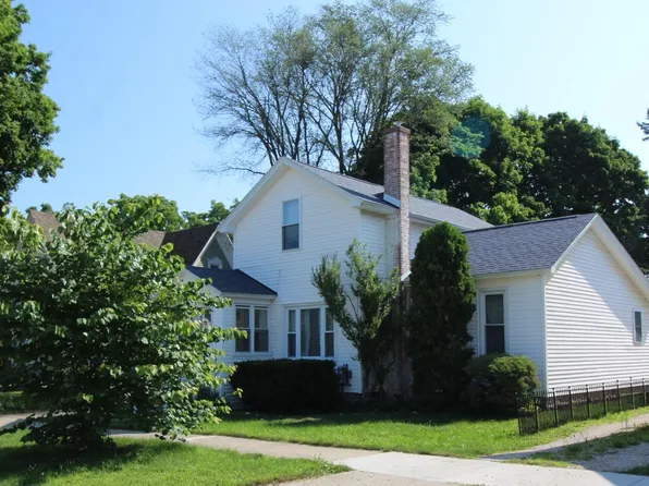 228 N Warren Ave, Big Rapids, MI 49307