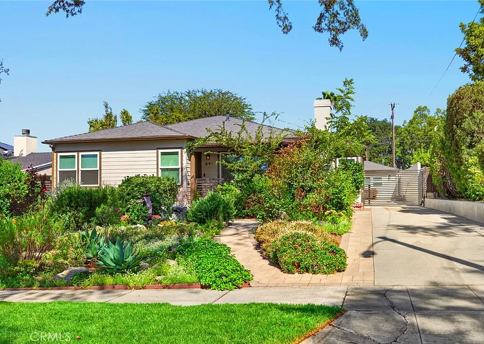 641 E Grinnell Dr