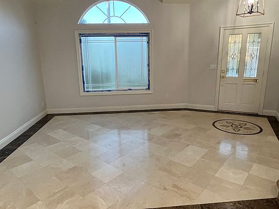 5th image of 204 N Woodland Ct