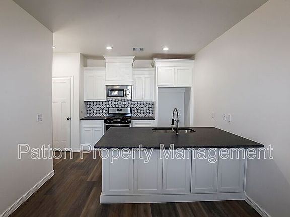 5th image of 13771 Periwinkle Dr Unit C