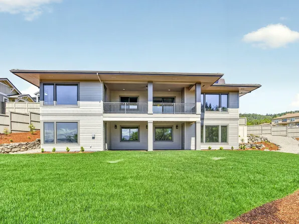 5611 Autumn Park Dr, Medford, OR 97504