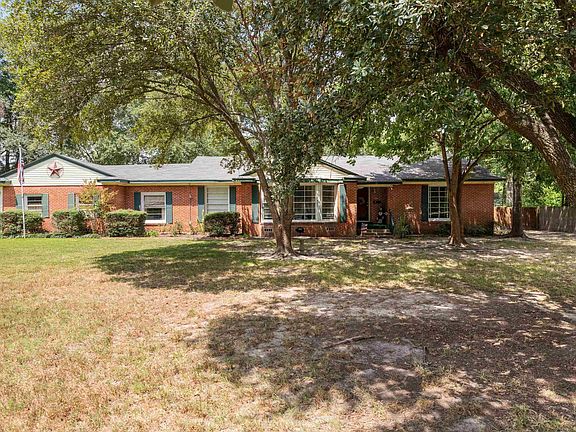 2nd image of 802 Wildbriar Dr