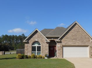 573 Wisteria Dr, Bauxite, AR 72011