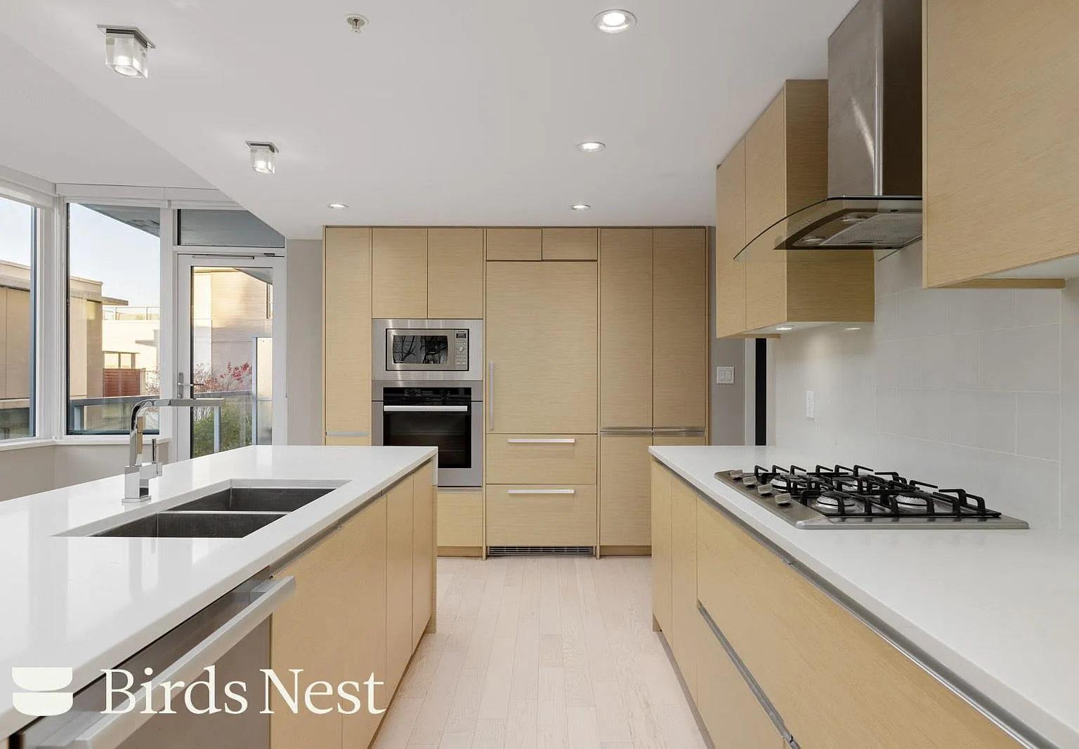 2 bed, 1010 sqft, $3,600 — Photo 1