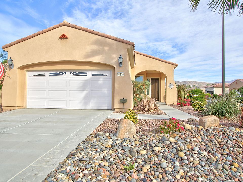 1st image of 81670 Avenida Bolero