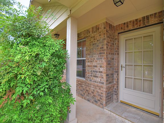 5th image of 1013 Saint Helena Dr