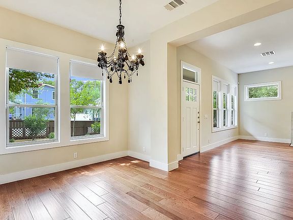 5th image of 910 Romeria Dr #A