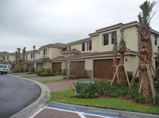 113 Riverwalk Cir E, Davie, FL 33325