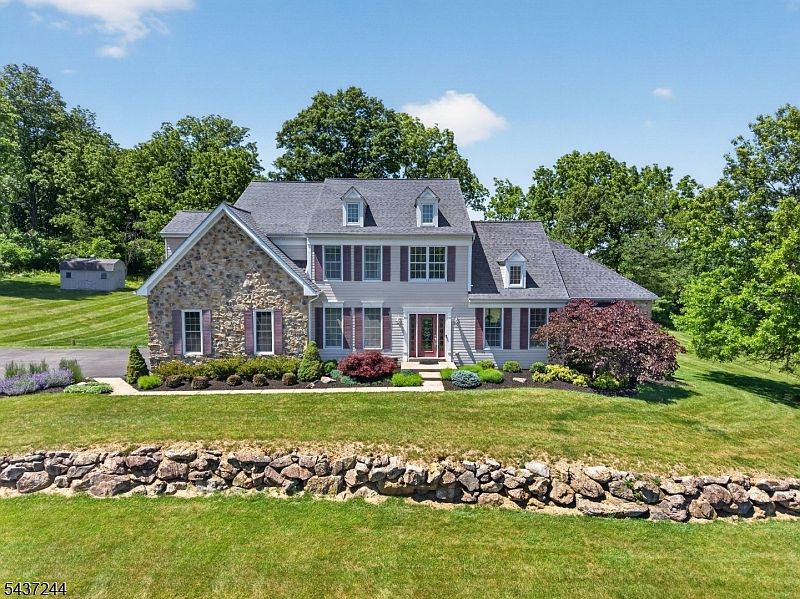 1st image of 27 Kalan Farm Rd