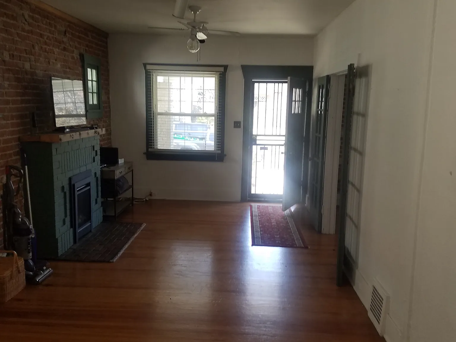 2 bed, 900 sqft, $2,600 — Photo 2