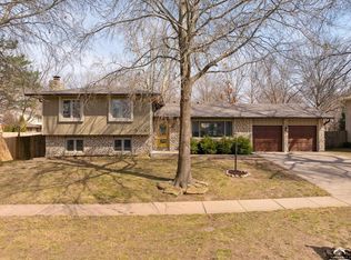 504 Rockfence Pl, Lawrence, KS 66049