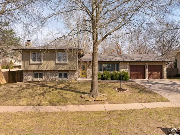 504 Rockfence Pl, Lawrence, KS 66049