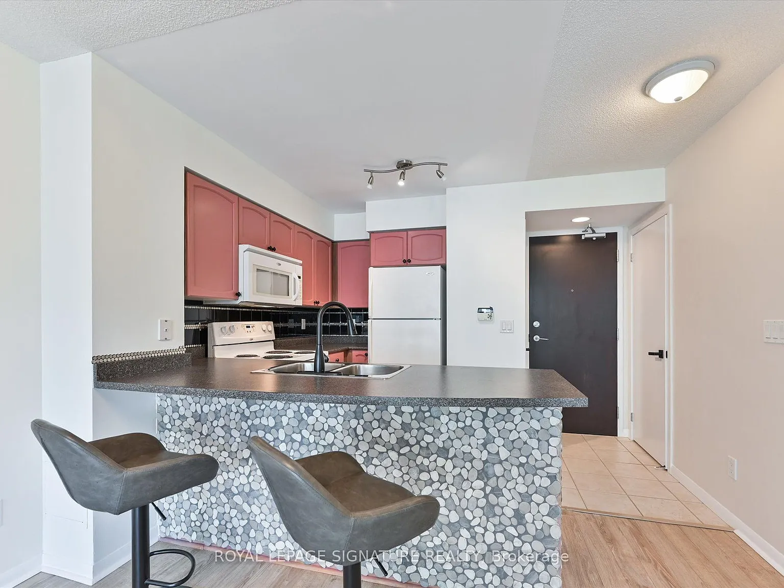 1 bed, $2,450 — Photo 4