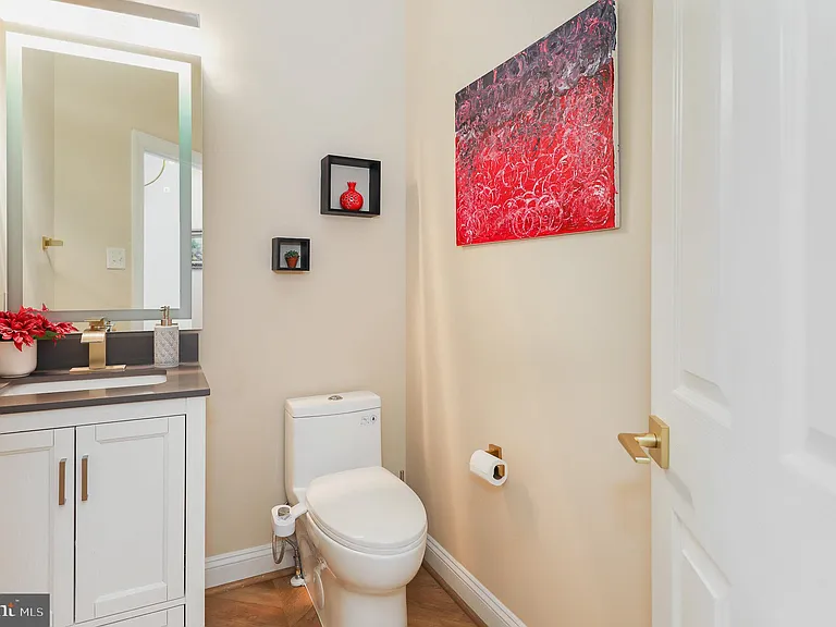 2121 Traceys Rd — Photo 34