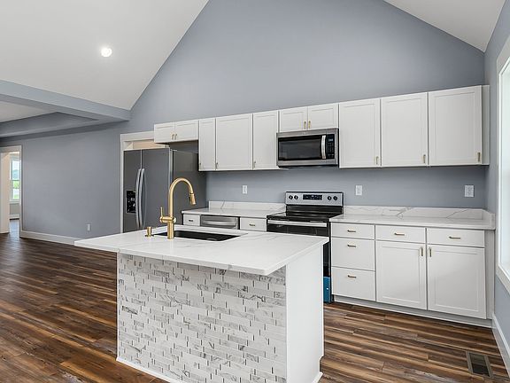 5th image of 108 Courtney Ann Dr