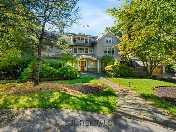 29 Merrill Rd, Newton, MA 02459