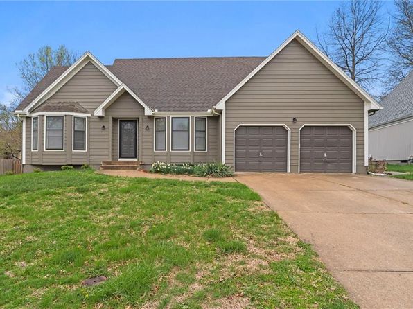 1400 SE 6th Pl, Lees Summit, MO 64063
