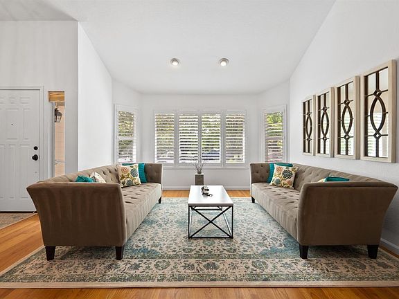 5th image of 308 La Quinta Drive