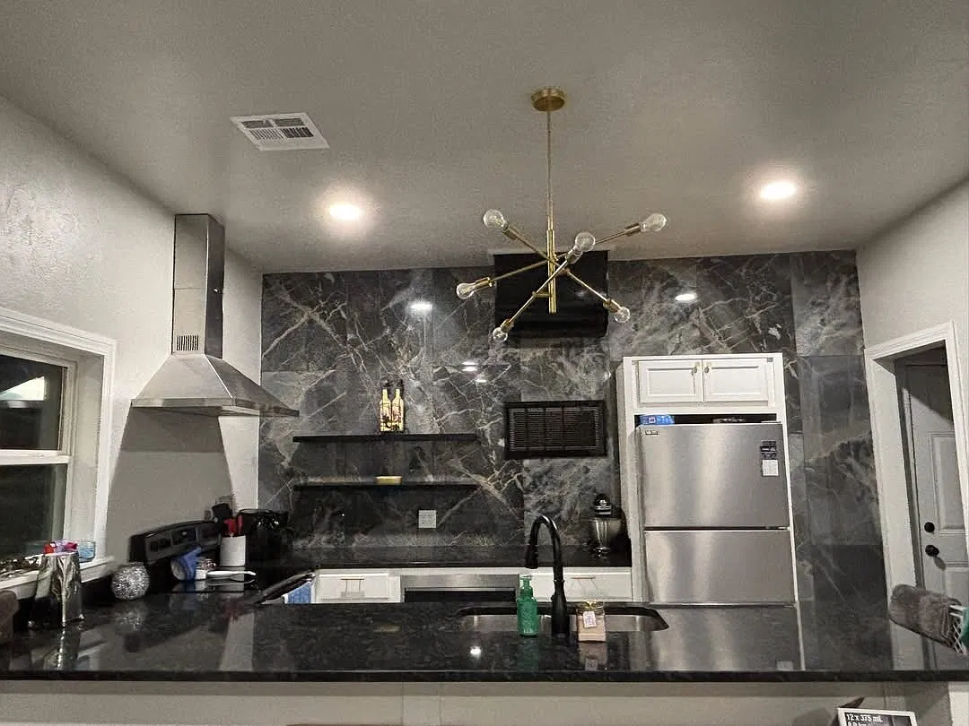 2 bed, 728 sqft, $1,100 — Photo 1