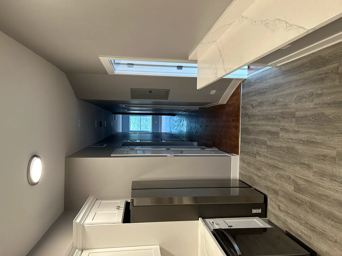 Building Photo - 5310-12 S Harper Ave #3N