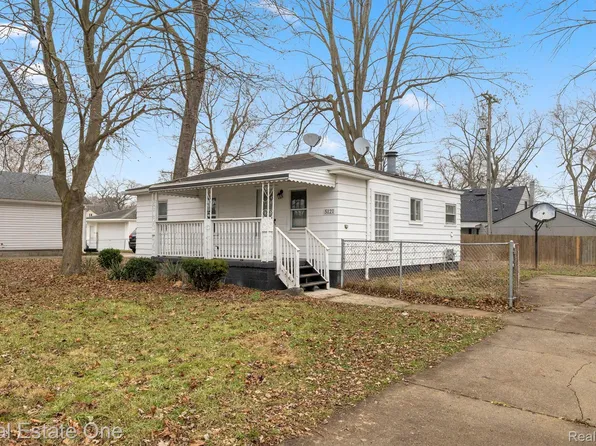 5121 Croissant St, Dearborn Heights, MI 48125