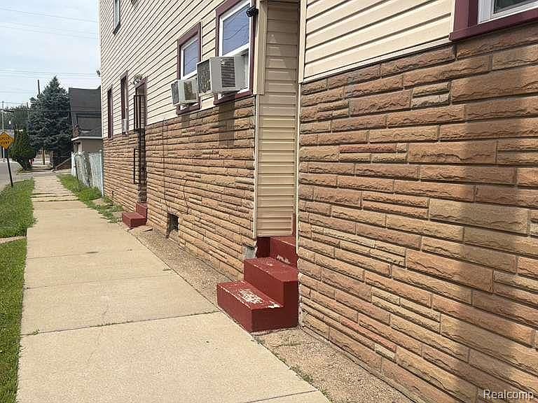 3401 Military St, photo 2