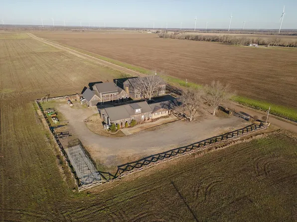 1326 Rowe Rd, Dundee, MS 38626