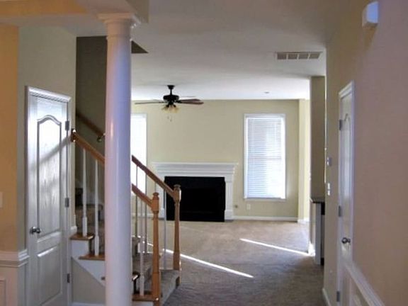 3rd image of 504 Mirramont Pl