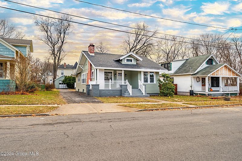 3rd image of 24 Summit Avenue
