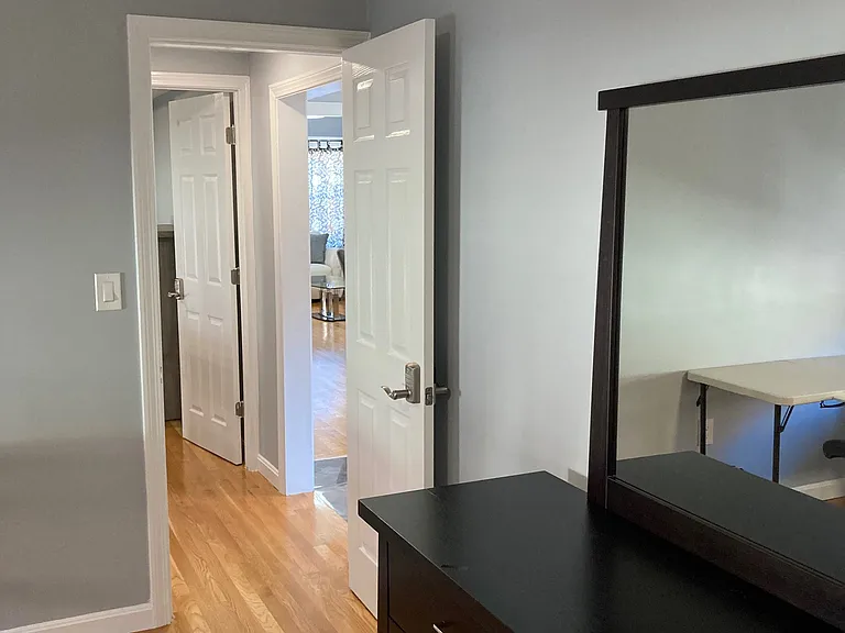 16 Aberdeen Ave #16 — Photo 24