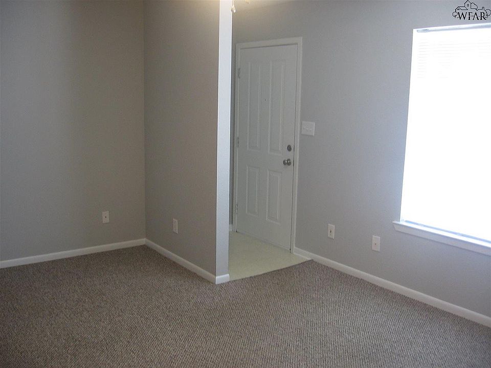 1st image of 1519 Trigg Ln APT 102