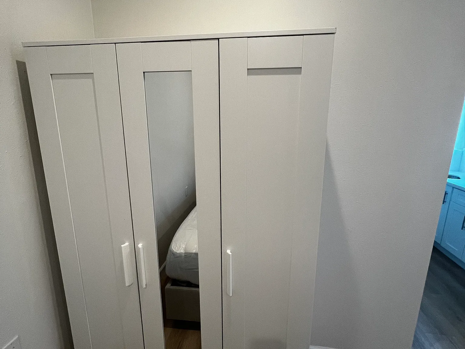 Studio, 250 sqft, $2,200 — Photo 2
