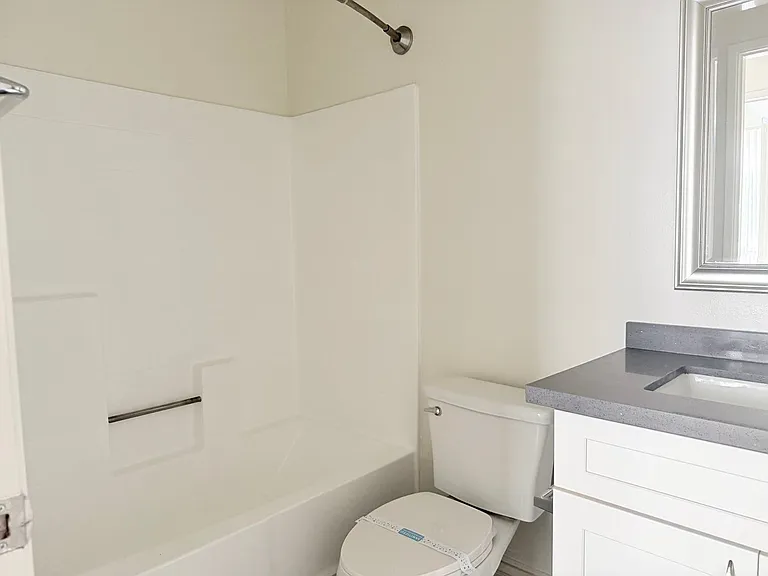 Perfectly situated 2 bedroom and 2 bathroom ! — Photo 10
