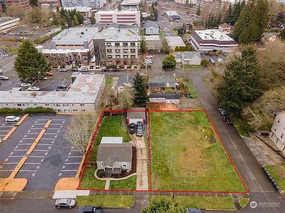 2nd image of 532 13th Avenue SE