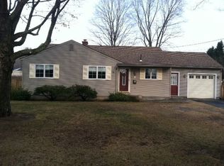 30 Pine Grove Dr, Pittsfield, MA 01201