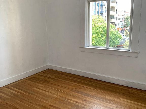 3rd image of 739 Clay St