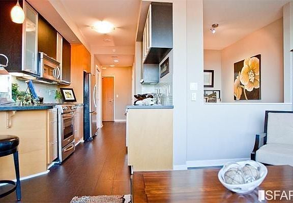 5th image of 170 King St Unit 1107