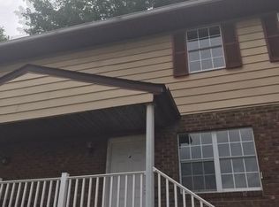 5270 Greywood Dr APT 4, Cross Lanes, WV 25313