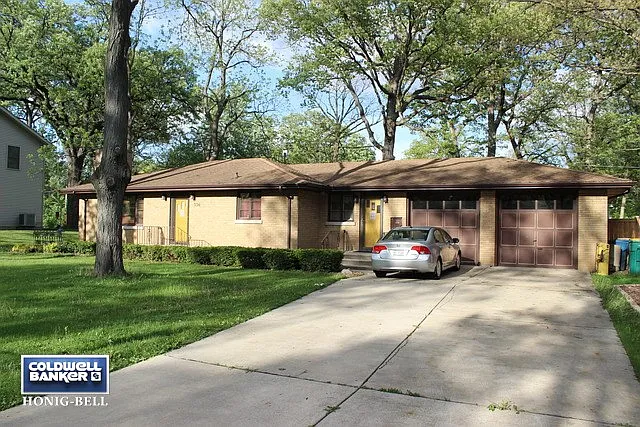 336 Earl Ave photo 1