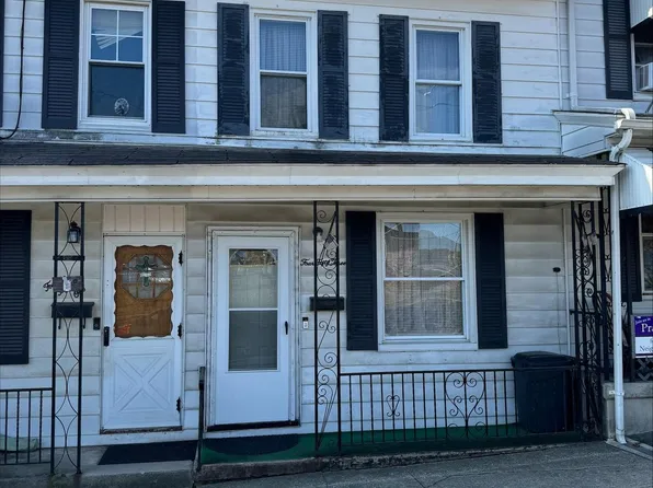 453 Carbon St, Minersville, PA 17954