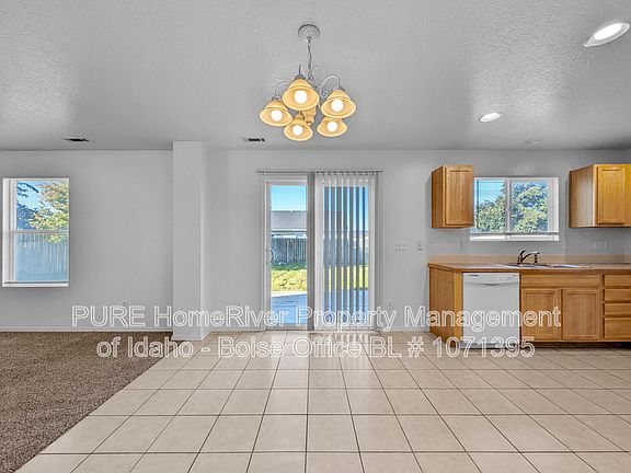 5th image of 13822 Mesa St