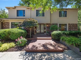 31132 N Park Dr, Farmington Hills, MI 48331