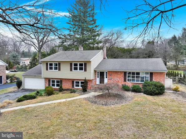 1614 Meadowlark Rd, Wyomissing, PA 19610