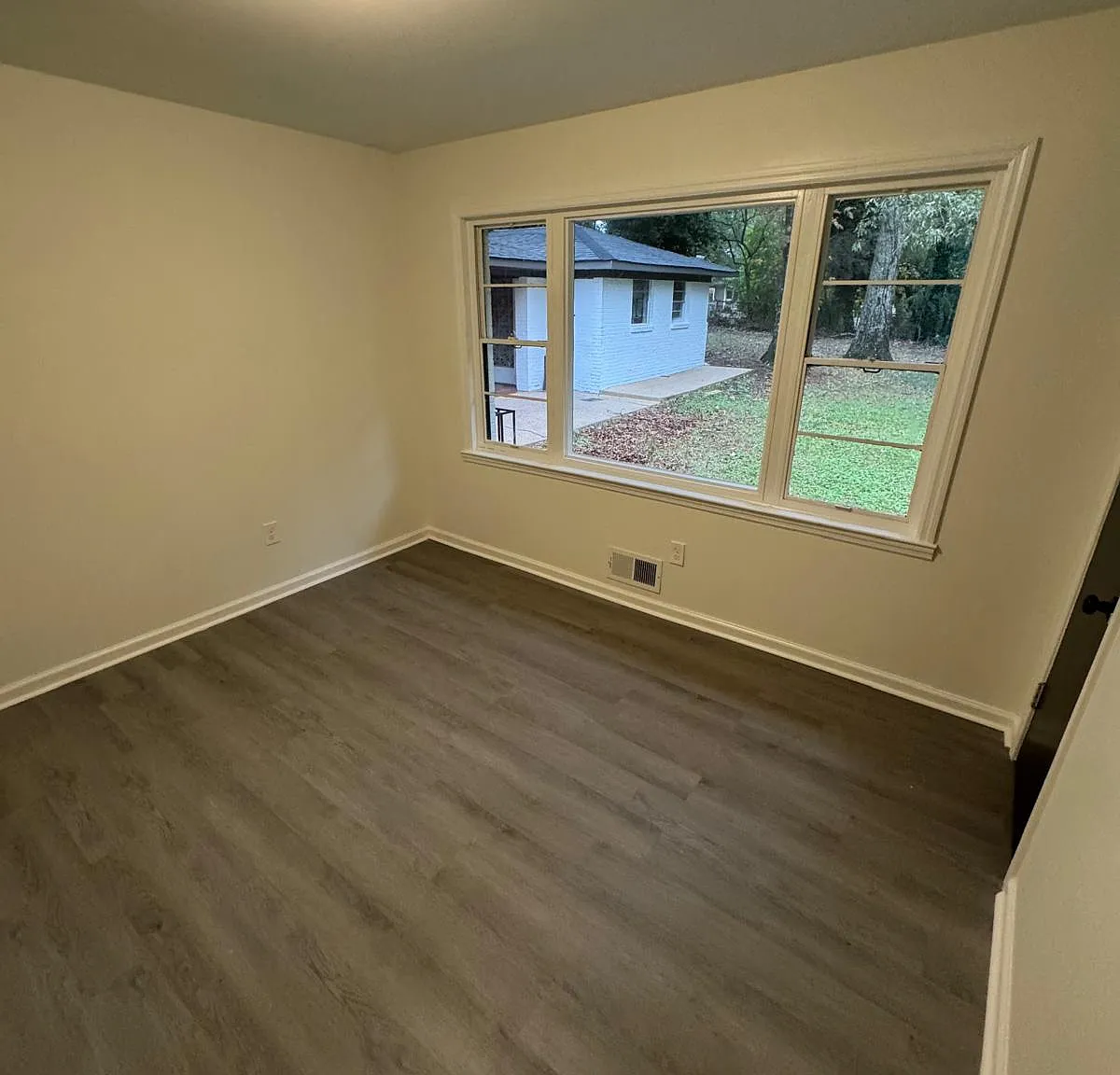 4 bed, 1699 sqft, $600 — Photo 1