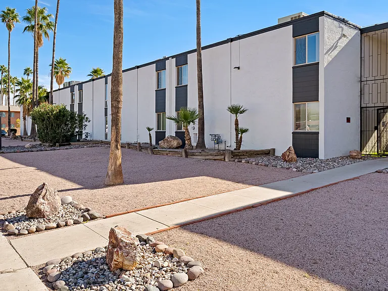 5570 E Hampton St #205 — Photo 12